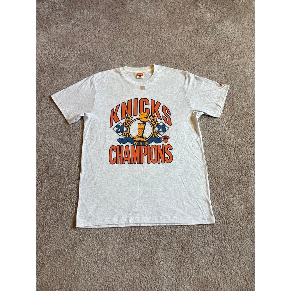 New York Knicks 2026 NBA Champions Homage New Men’s T-Shirt Size Medium